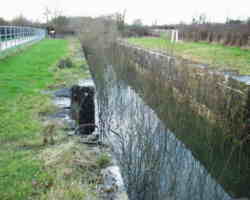 Boxwell Spring Lock in water - T&S Canal